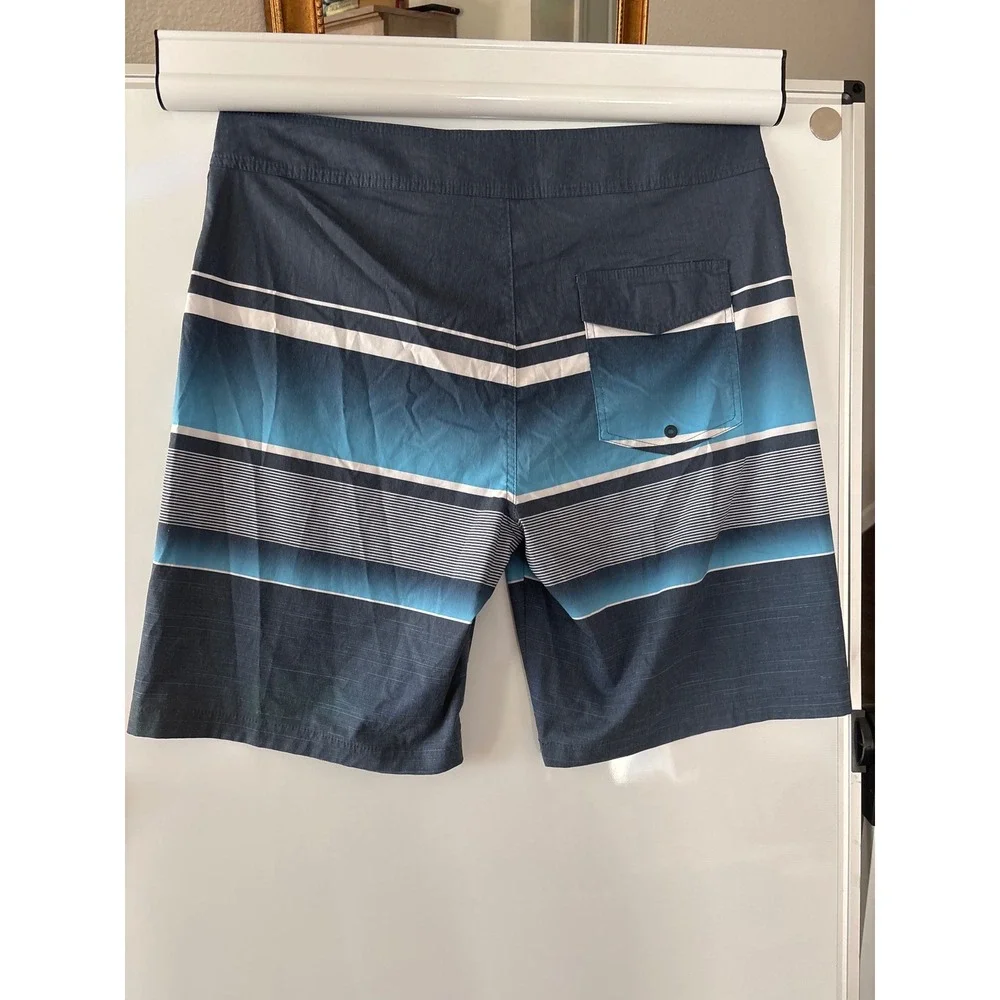 Veece men's size 36 blue swim trunks‎